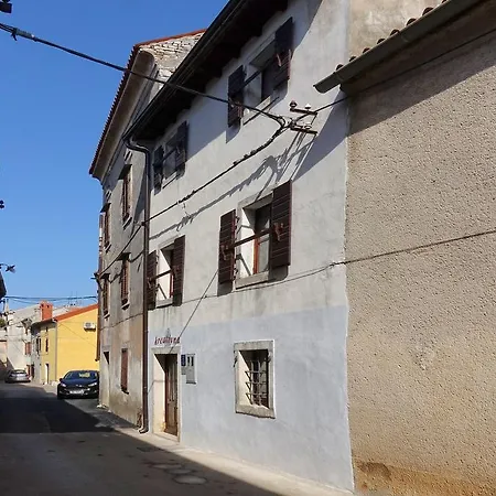 Castelier Semesterbostad *